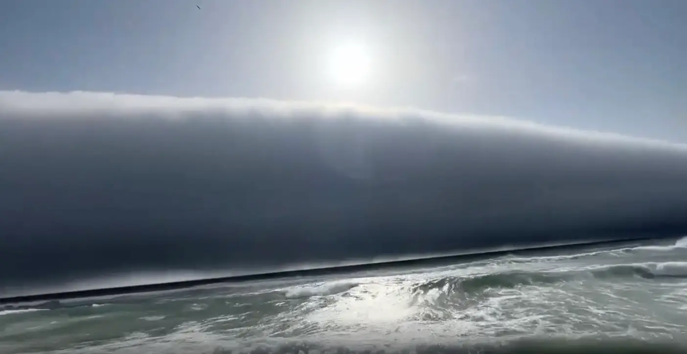 The extraordinary display in the sky left people 'genuinely fearful', according to one beachgoer (Reddit)