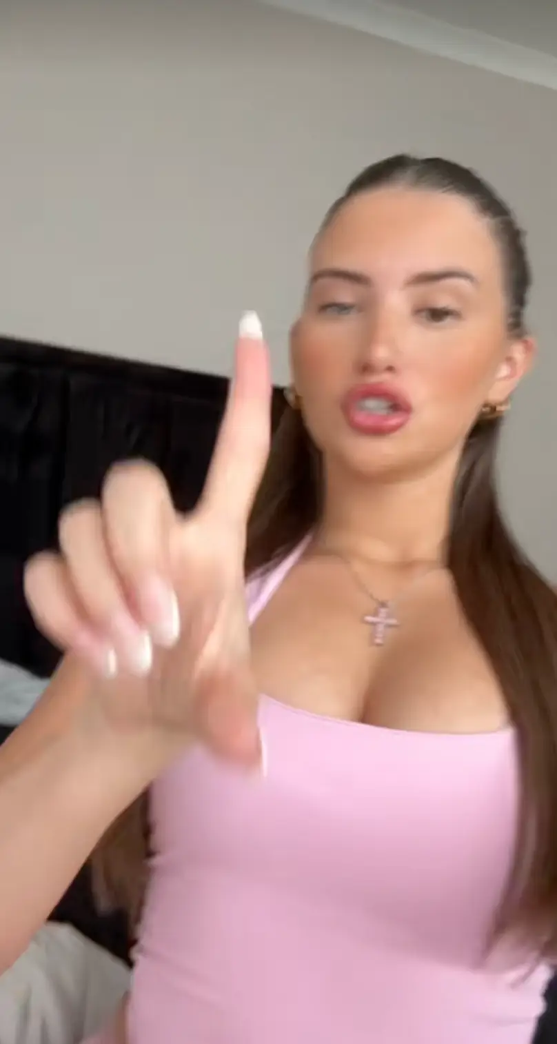 She is now posting regularly on TikTok (ecrampsie444/TikTok)