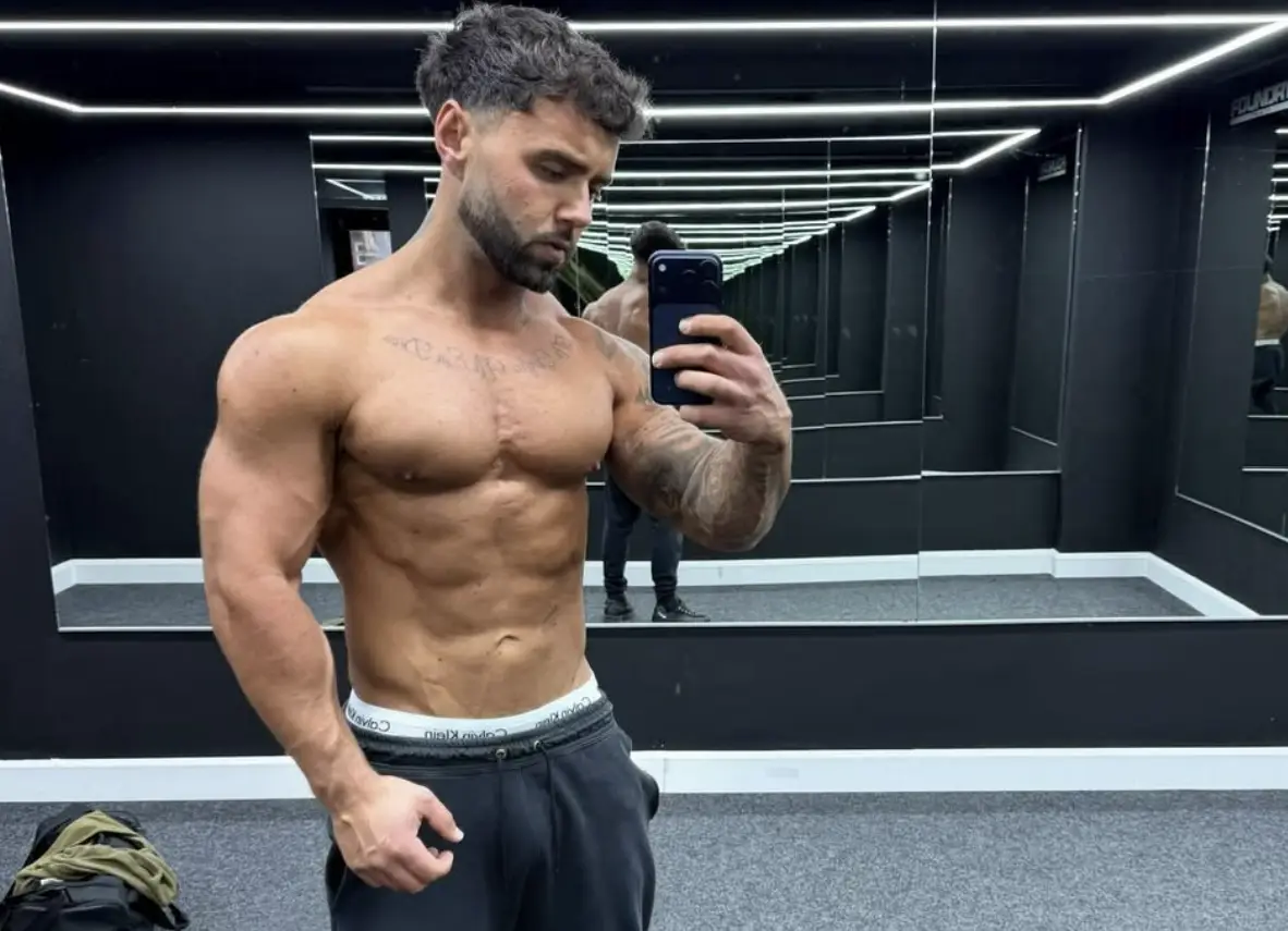 Tom says he has experienced side effects and thinks at least one of the peptides is 'sketchy' (instagram/@tom_t4fitness)