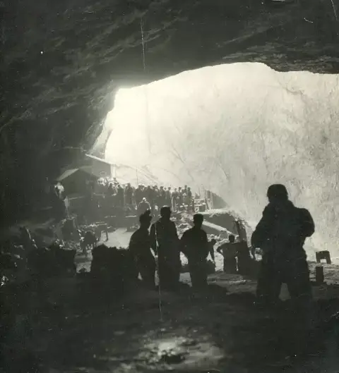 Despite several rescue attempts, Moss would remain inside the chamber (David Webb/James Lovelock collection)