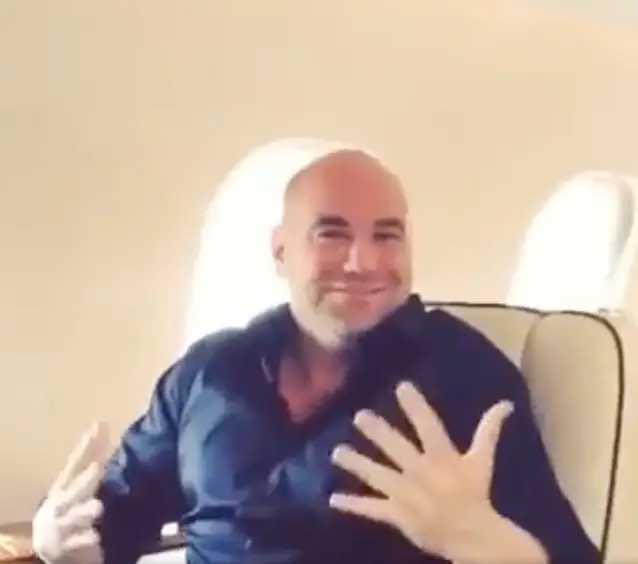 Dana White showed how to behave when you bump into Mike Tyson.