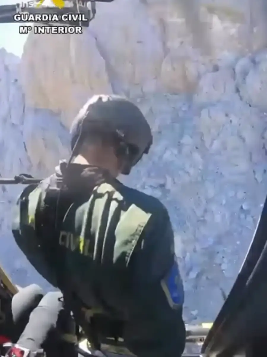 Helicopter rescue teams (Spanish Civil Guard)