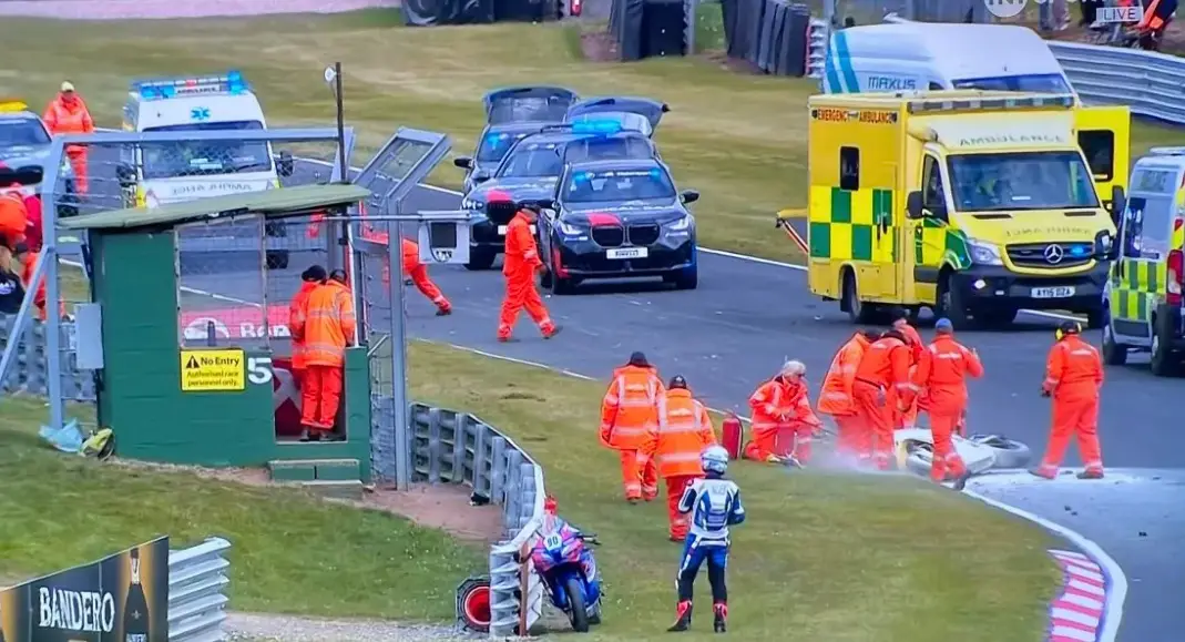 11 riders were involved in the crash (TNT Sports)