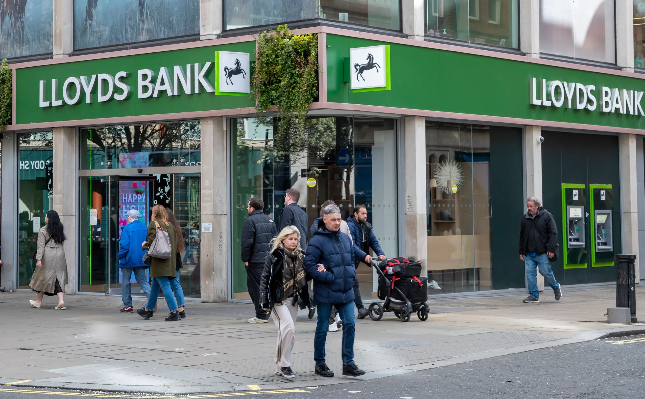 Lloyds has issued a fresh statement (Getty Stock Images)