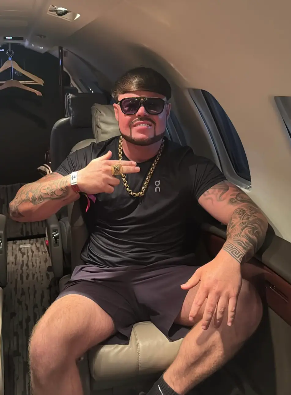 From flying home budget to flying back private (Instagram/jack.kayy1)