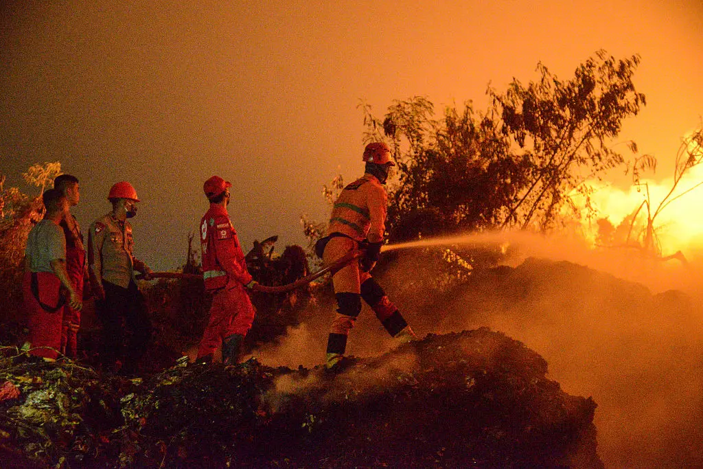 El Niño delays the rainy season and prolongs dry spells, increasing the intensity of Indonesian wildfires (Adriana Adie/NurPhoto via Getty Images)