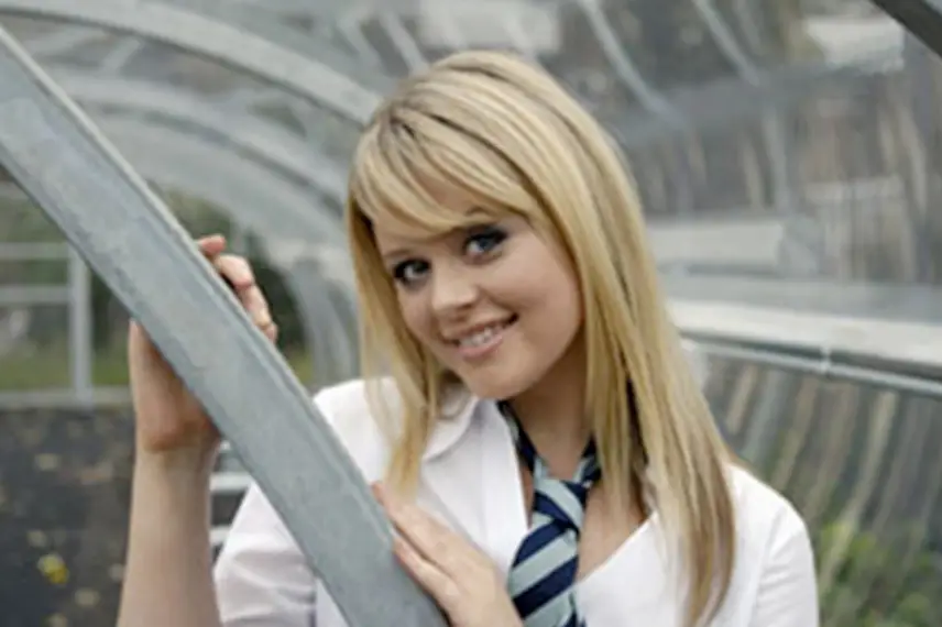 However fans still refer to her by the character's name (E4)