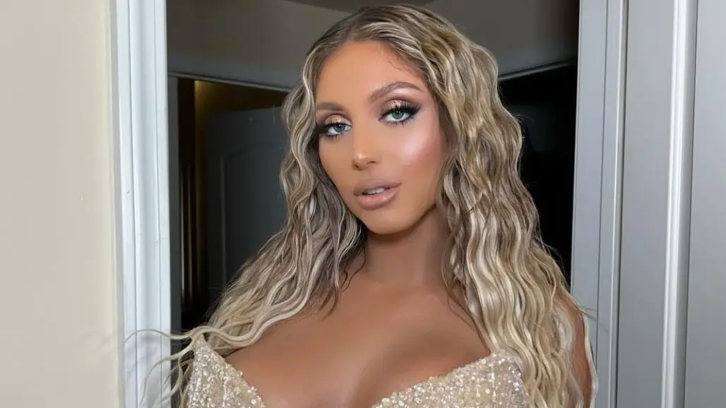 Instagram @kayleygunnerofficial