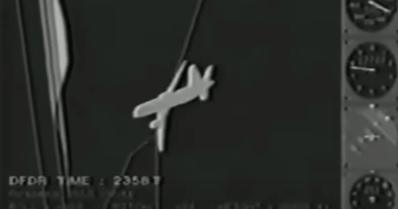 The plane lost control and eventually crashed, killing everyone onboard. (Youtube/FatalBreakdown)