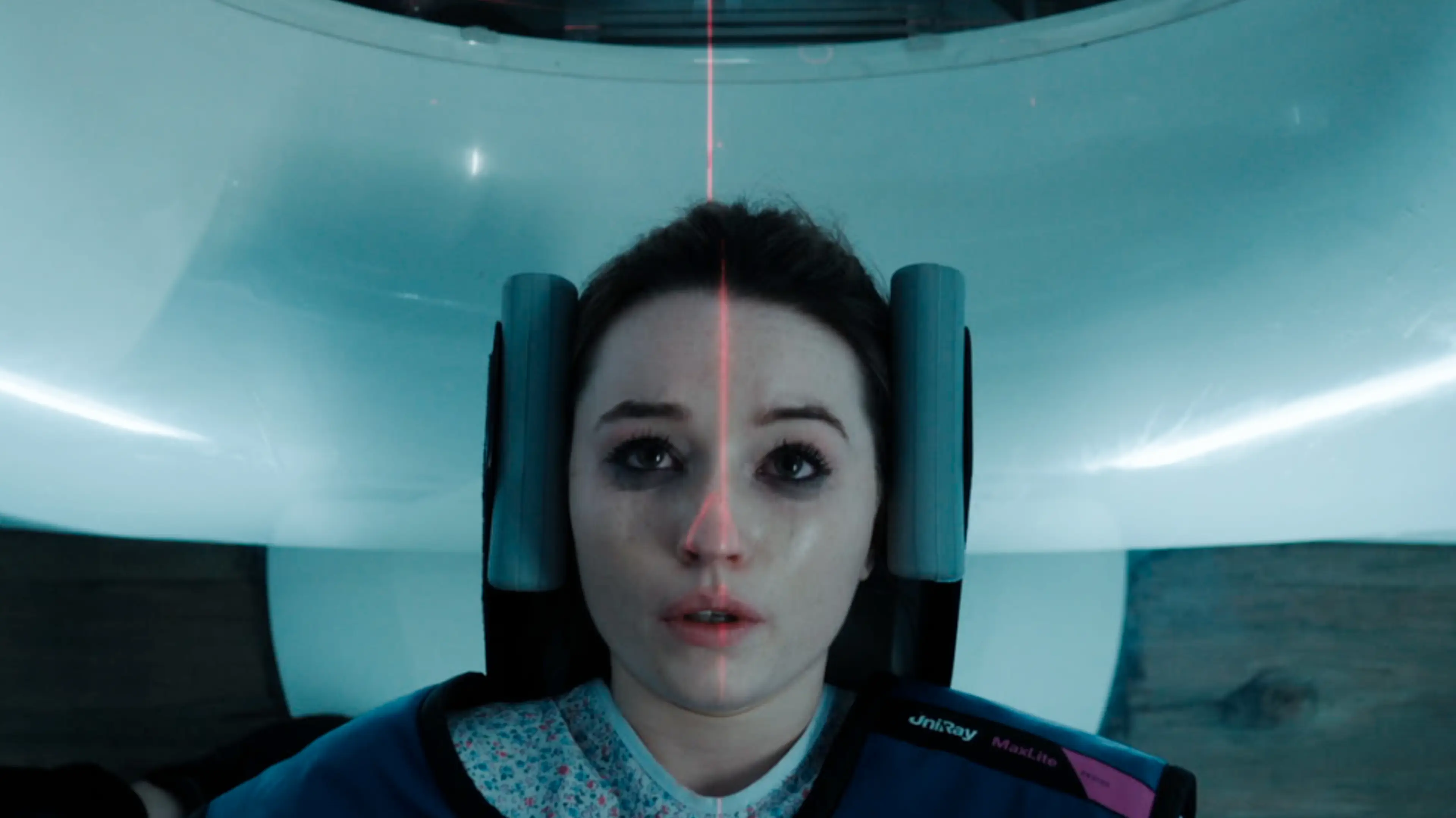 Kaitlyn Dever as Belle Gibson in Apple Cider Vinegar (Netflix)