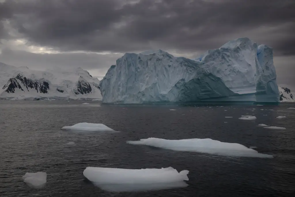 The more the ice melts the higher our sea levels will rise. (Sebnem Coskun/Anadolu via Getty Images)