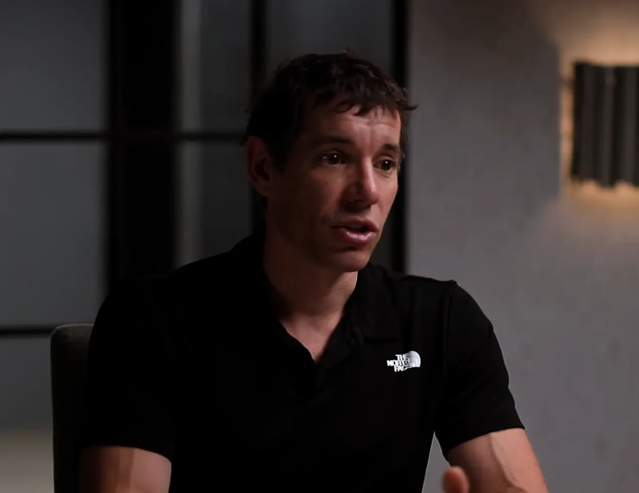 Alex Honnold spoke out in the new podcast appearance about his pay (YouTube/Diary of a CEO)