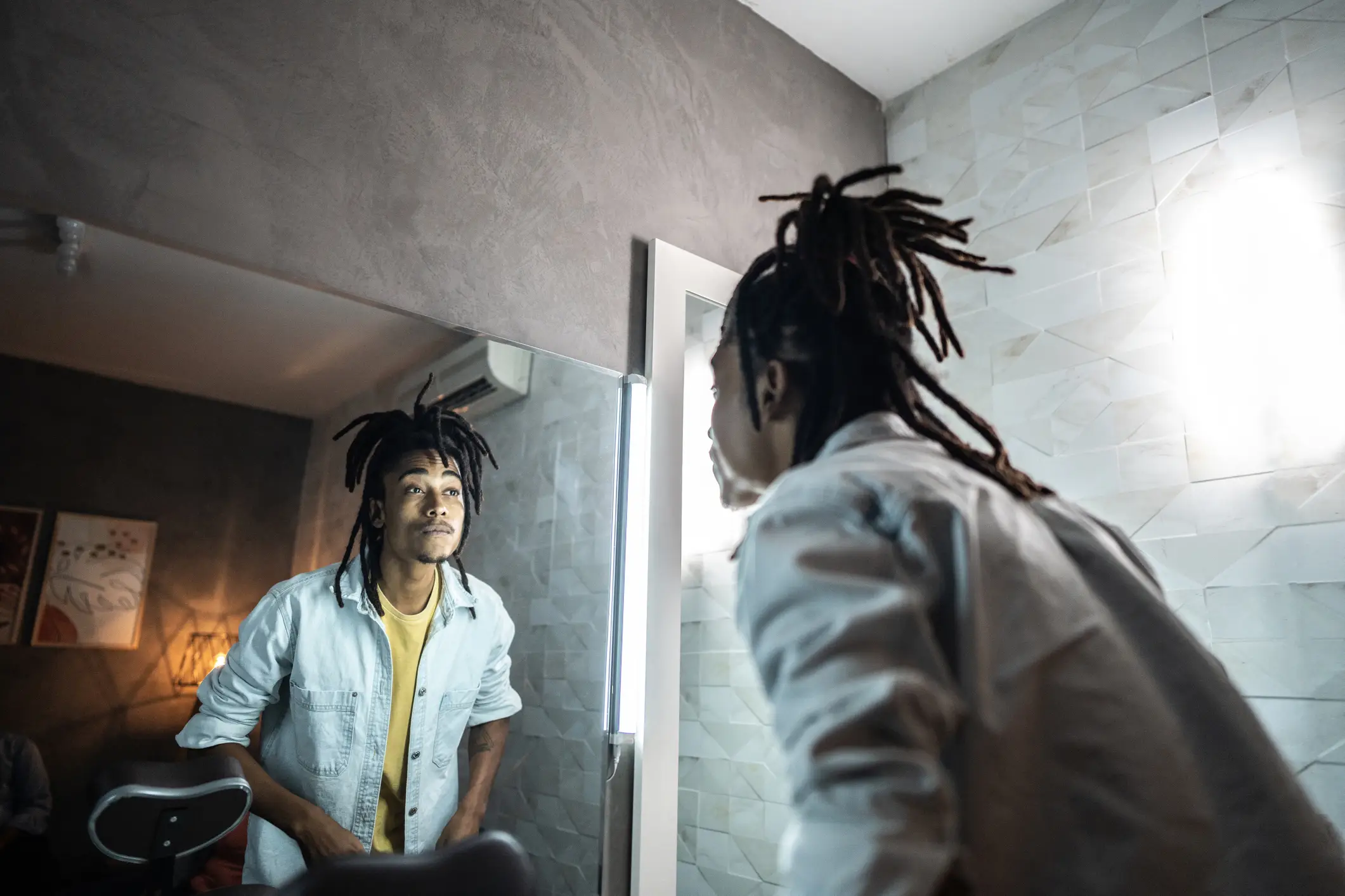 It's not necessarily just about enjoying looking at yourself. (Getty Stock)