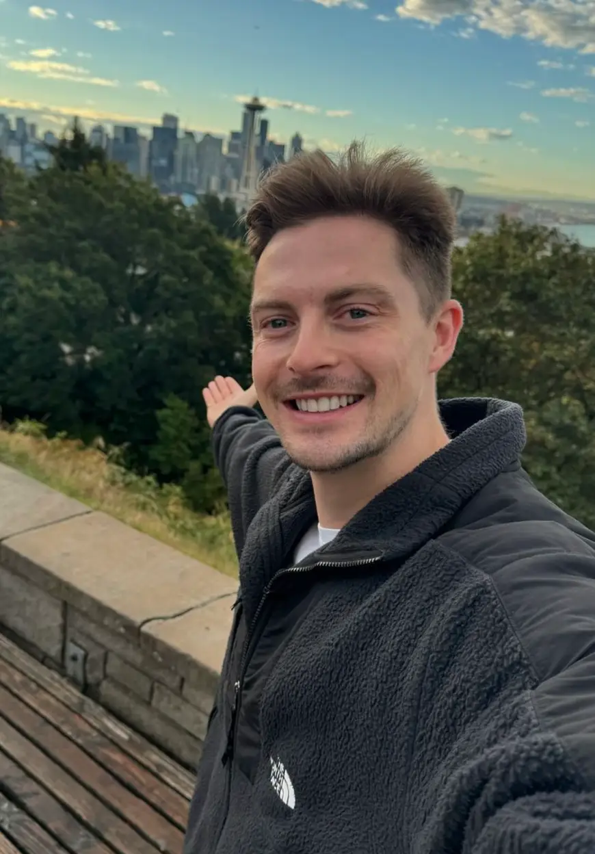 Dr Alex George has been sober for two years (Instagram/@dralexgeorge)