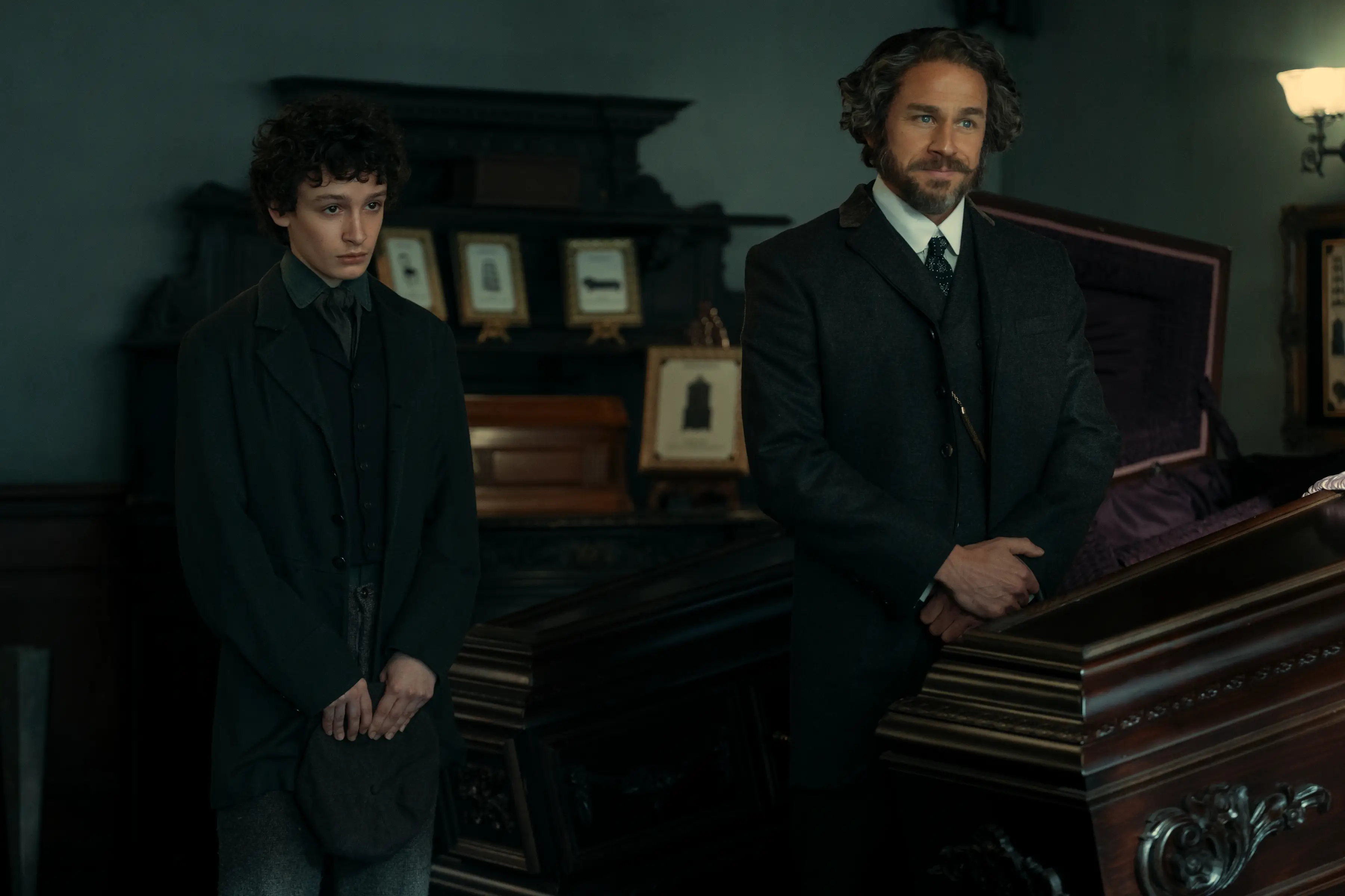 Charlie Hunnam as Borden (Netflix)