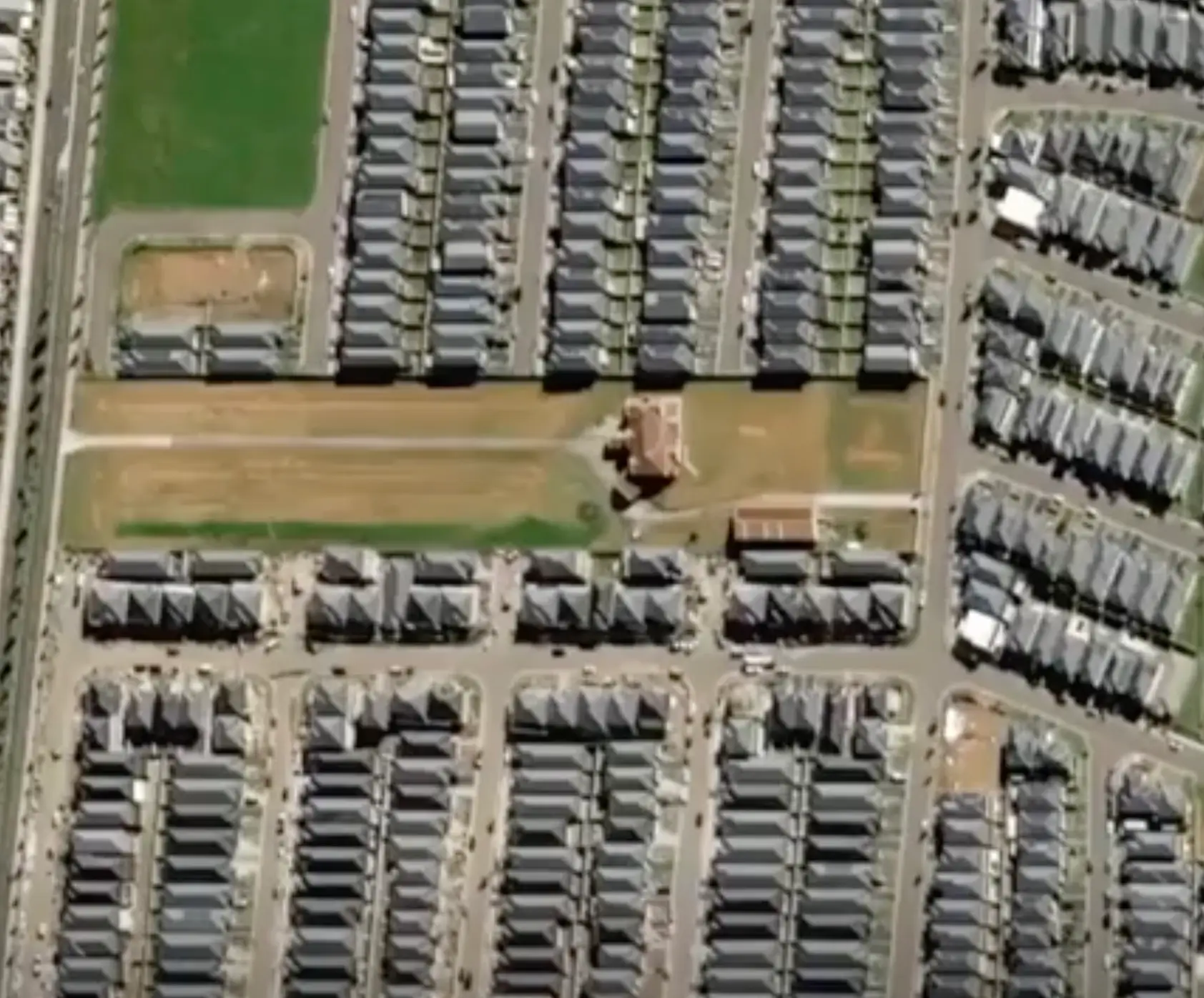 The housing development surrounds the property (7News)