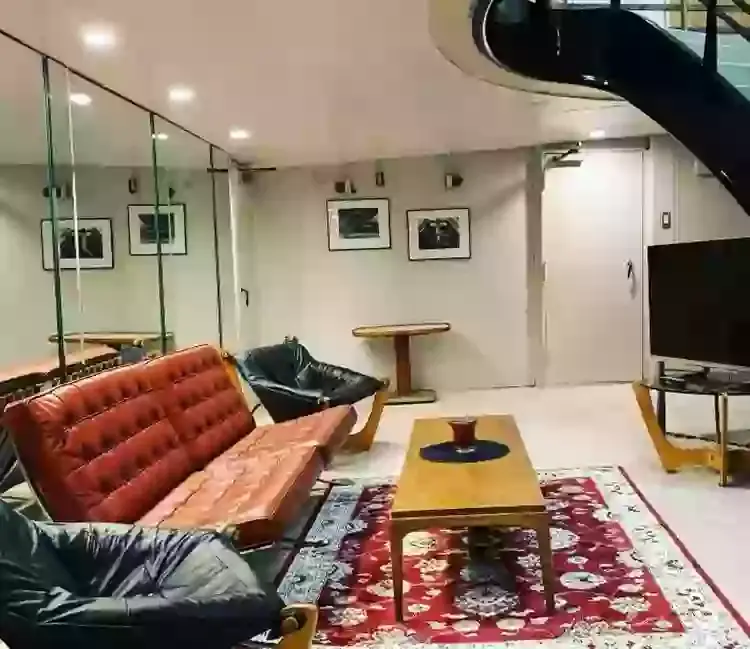 Chris had managed to renovate some of the rooms and even ended up living on the ship for a time, but he had to sell it and now it's destroyed (Instagram/@aurora_restoration_project)