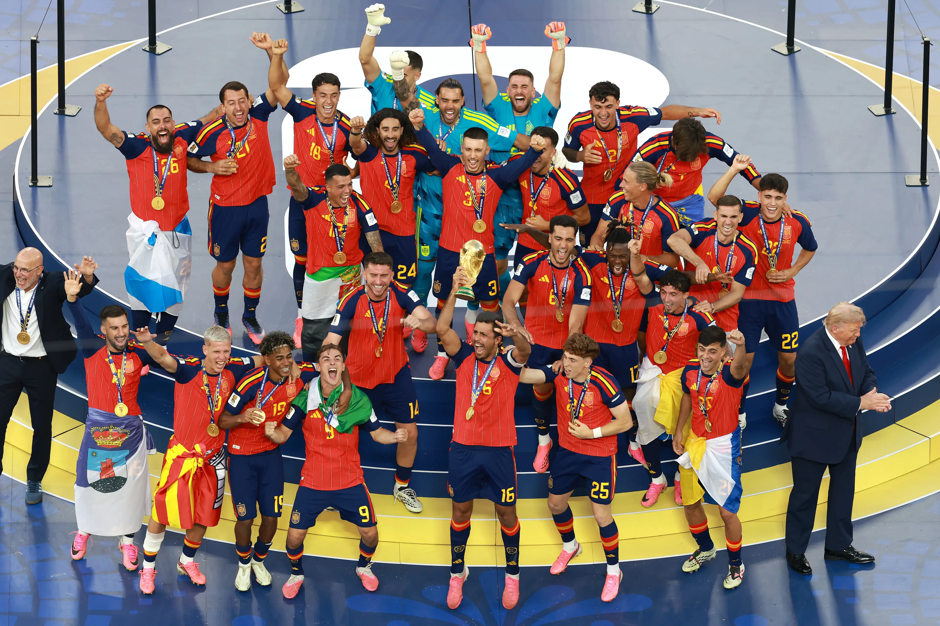 The Spanish team celebrating their win after beating Argentina at the World Cup (Elsa/Getty Images)