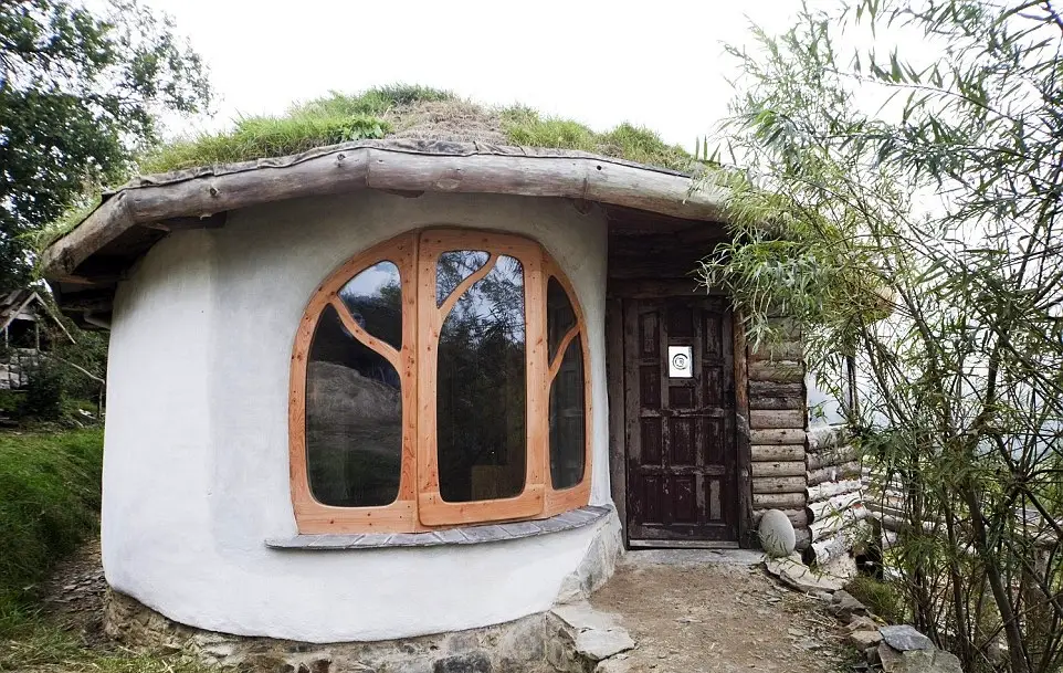 The Hobbit House was created out of sustainable materials (Channel 4)