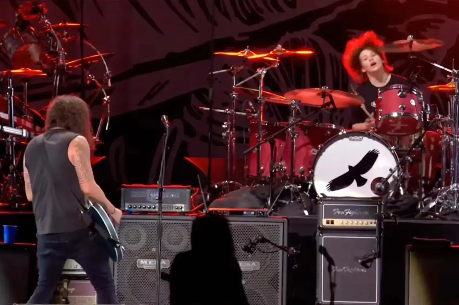 Dave Grohl and Oliver Shane Hawkins perform 'My Hero'.