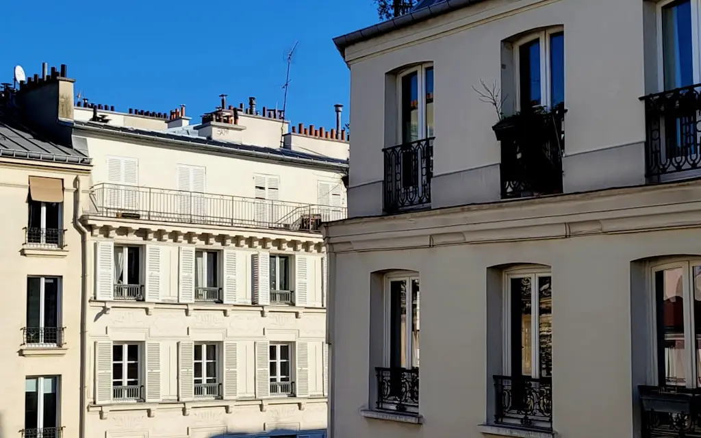 Close to the action in Paris with Moulin Rouge nearby (Hostelworld.com)