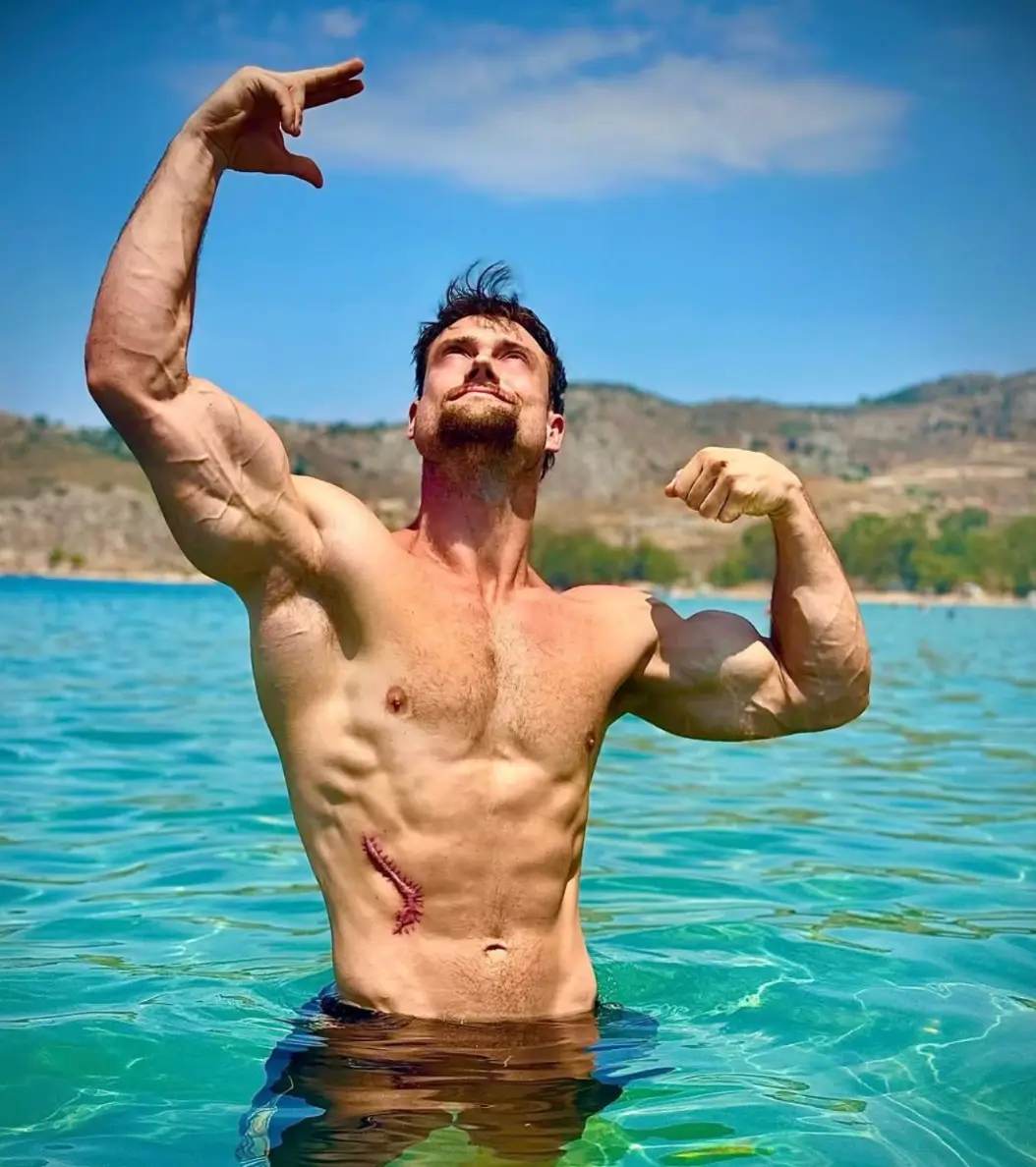 The influencer reportedly ran from police and jumped into a lake, which is when he got into difficulty (Instagram/@connormurphyofficial)