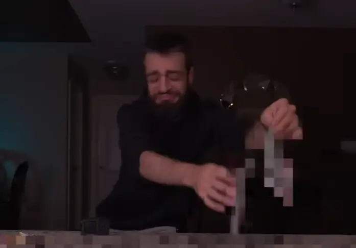 He nearly threw up (@‌CryptoNWO/YouTube)