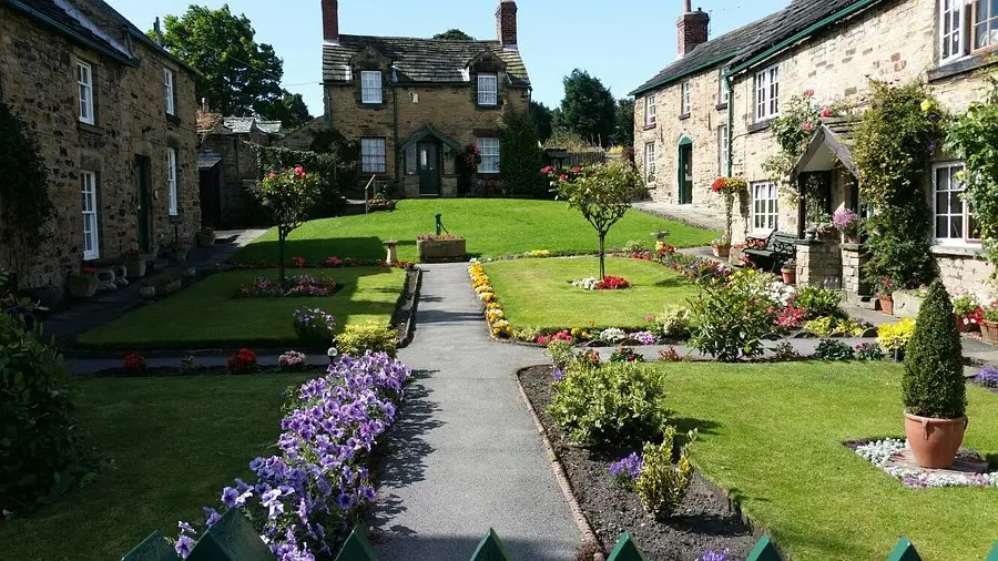 Residents are advised to keep their gardens trimmed. (TripAdvisor)