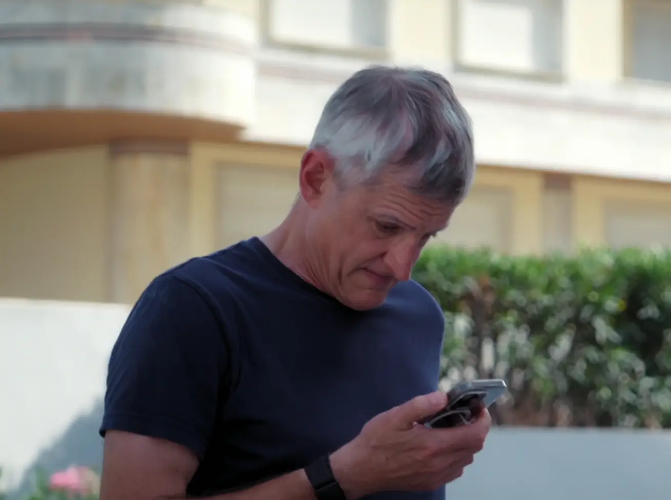 Louis Theroux watches the clips on stream (Netflix)