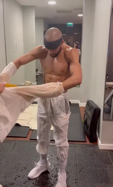 Eubank Jr could be seen drenched in sweat (X/@ChrisEubankJr)