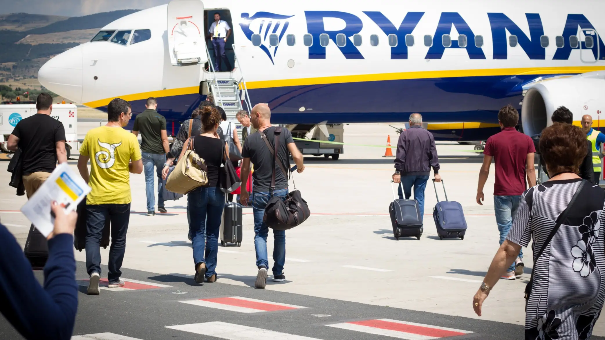 Travel expert reveals where Brits can fly this summer to avoid jet fuel chaos