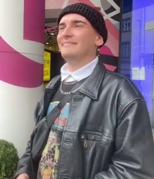 Matt was over the moon when he was handed the note.