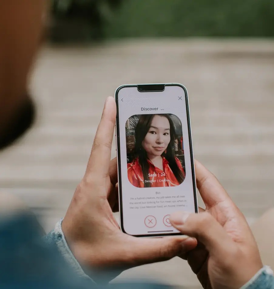 There's a lot you can do with the line at the bottom of your iPhone screen. (Getty Stock Image)