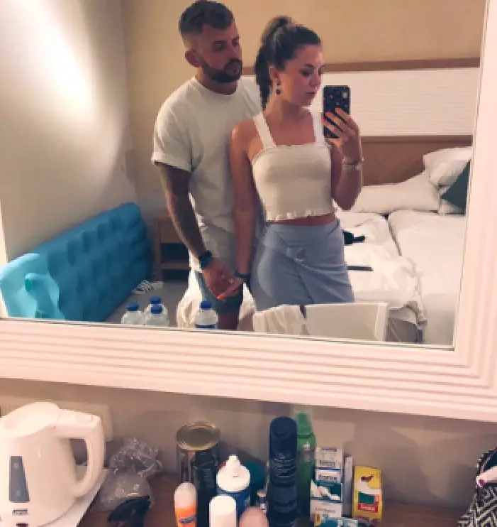 What's up with this photo, can you tell?