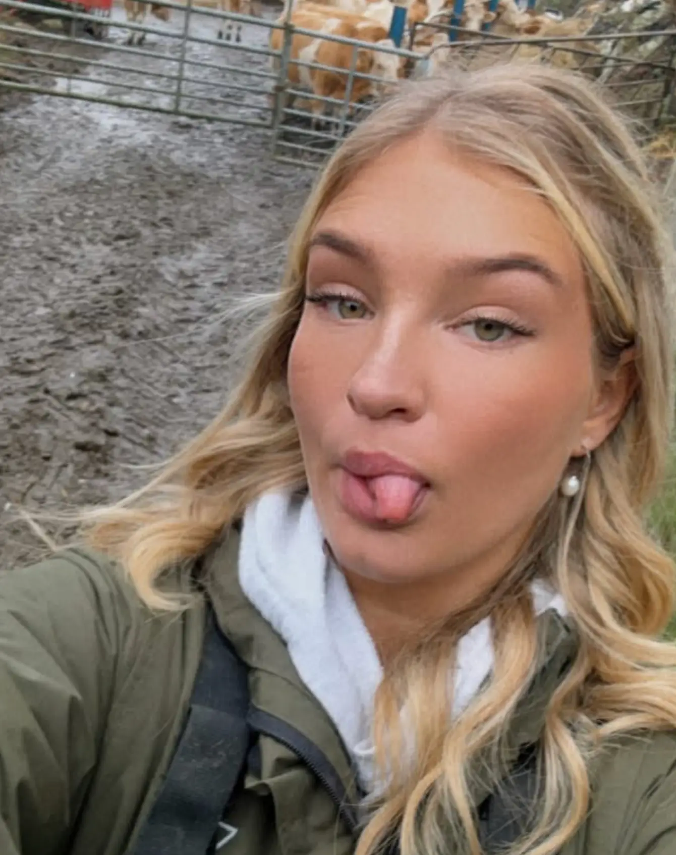 It seems Harriet Cowan has replaced Kaleb on Diddly Squat farm (Instagram/@harrietcowan_x)