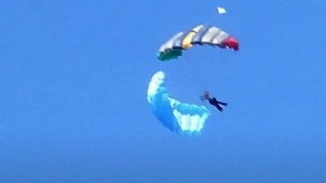 Former skydiving instructor details saving student's life after horror accident where both parachutes malfunctioned