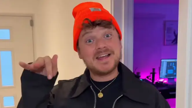 Instagram/ConorMaynard