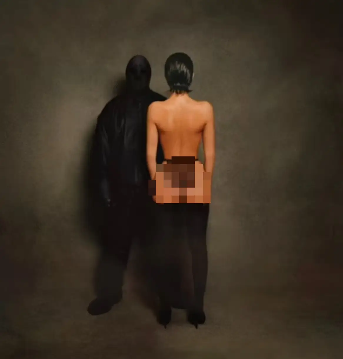 The couple supposedly recreated the artwork for Vultures 1 on the red carpet (Instagram/Kanye West)