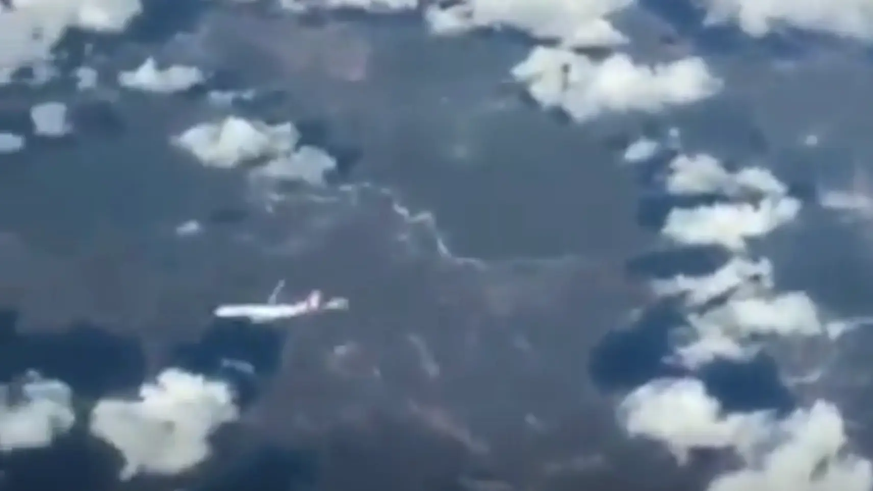 Insane video captures the ‘real speed of planes’ showing just how fast they actually go