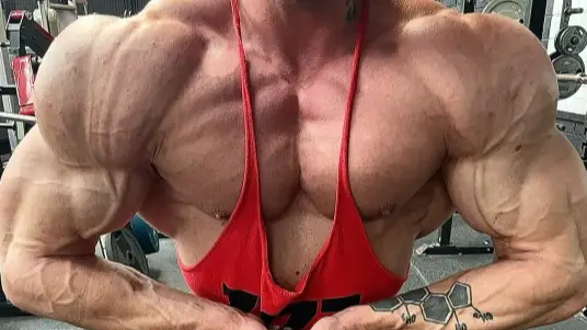 Bodybuilder Shows Off Remarkable Figure With Chest Twice As Wide As Waist