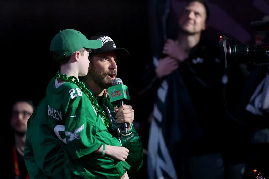 Bradley Cooper announced the Eagles to the pitch (Emilee Chinn/Getty Images)