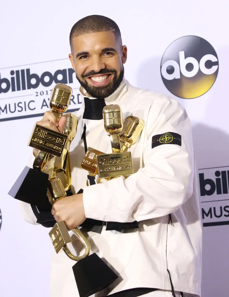 Drake has now sued his own record label (Michael Tran/FilmMagic)