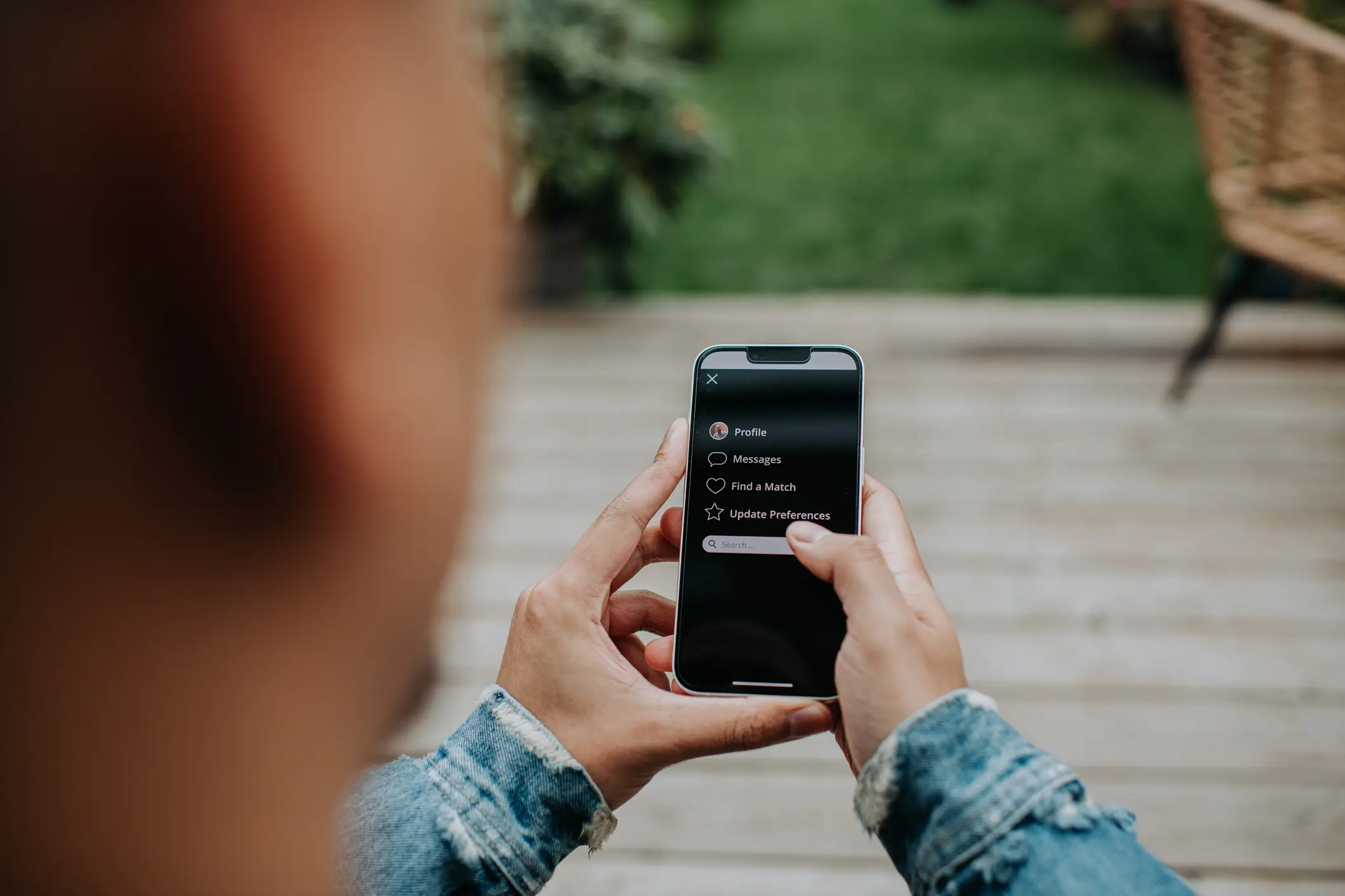 They might use fake accounts (Catherine Falls Commercial/ Getty Stock)