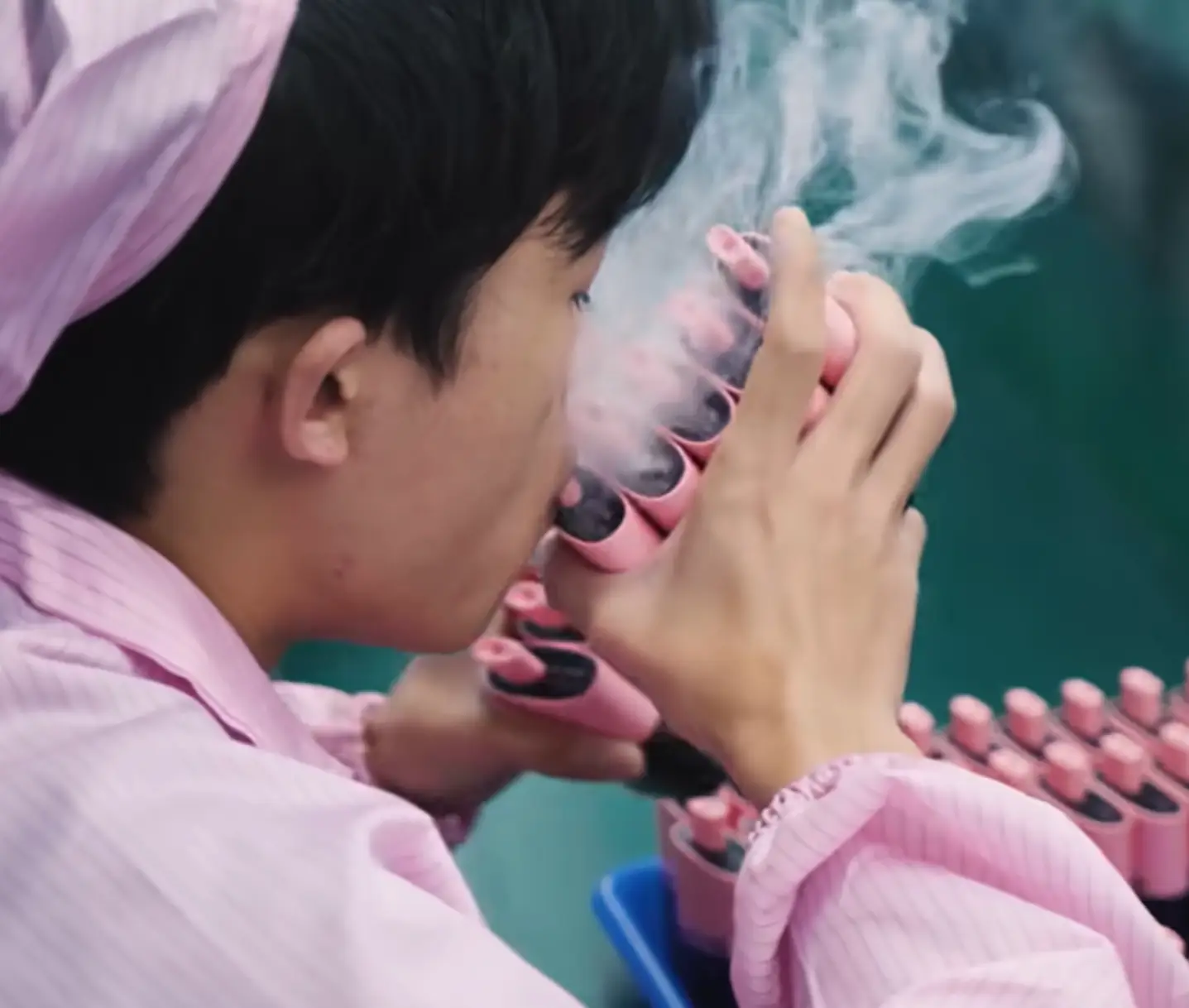 Every vape was tested with a human mouth. (YouTube/MACHINA)