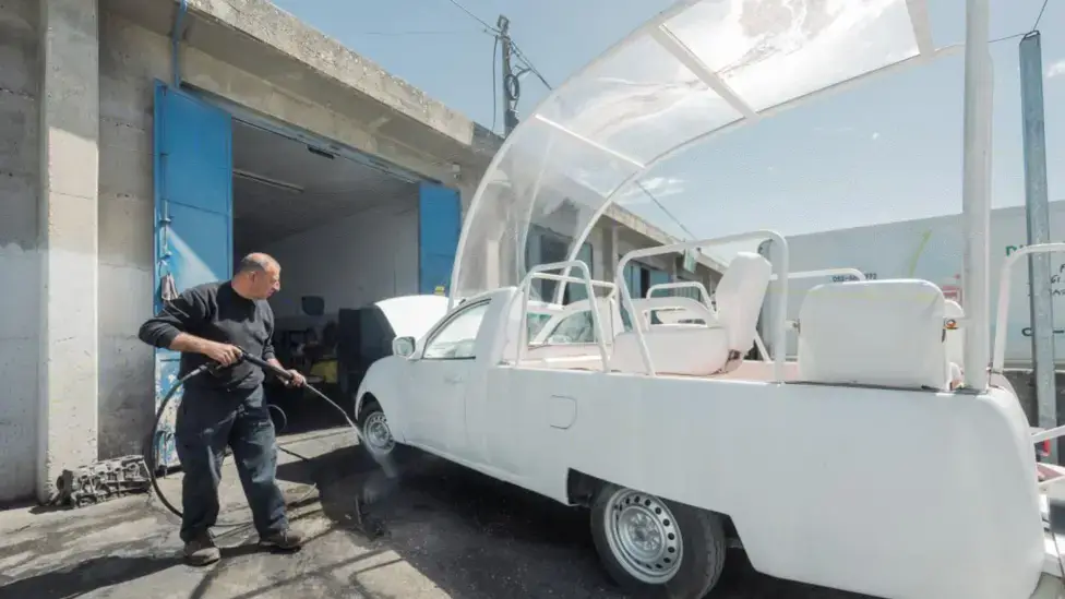 The vehicle will be ready for when the humanitarian corridor is reopened into Gaza (Caritas Jerusalem)