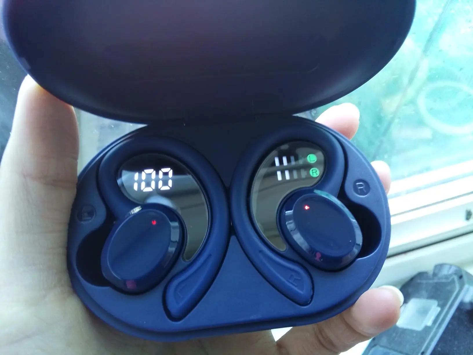 The budget earbuds are selling fast on Amazon (Amazon reviews)