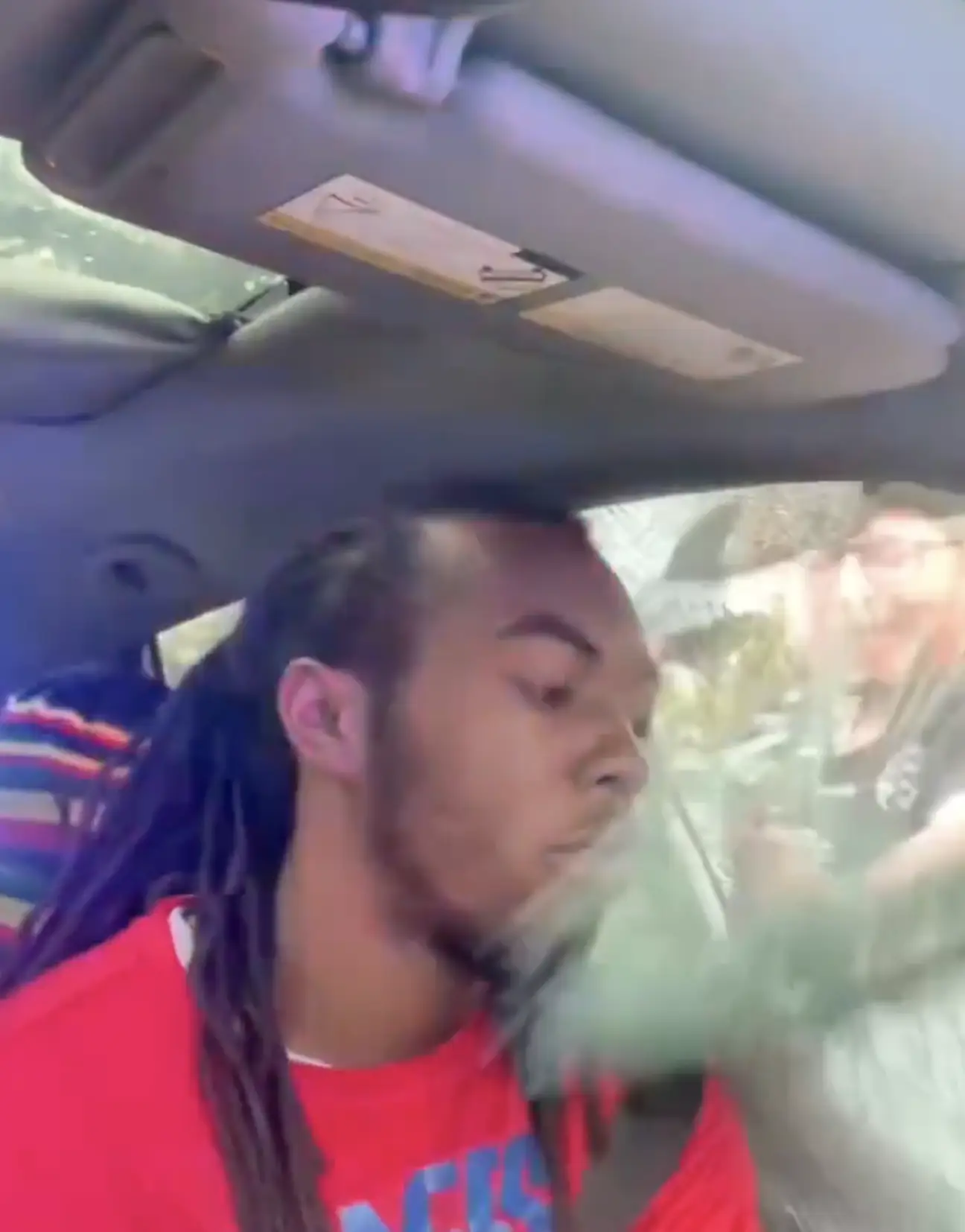 The police officer's actions were justified, according to prosecutors (X)