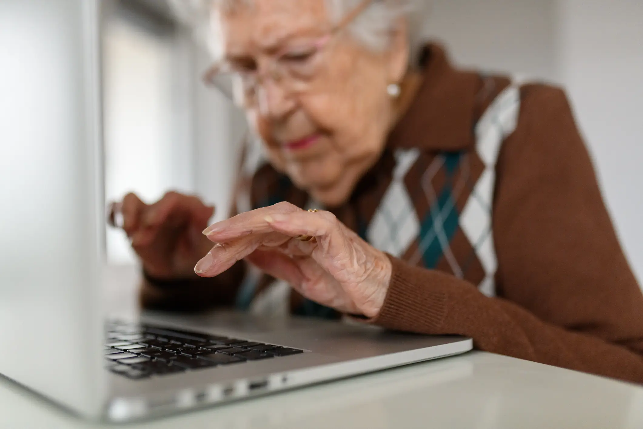 Anyone could fall for a scam (Getty Stock)