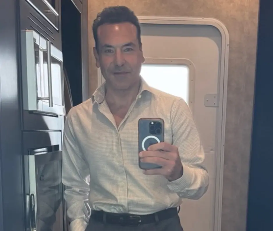Rick Hoffman looks very different from his Suits days (Instagram/rickehoffman)