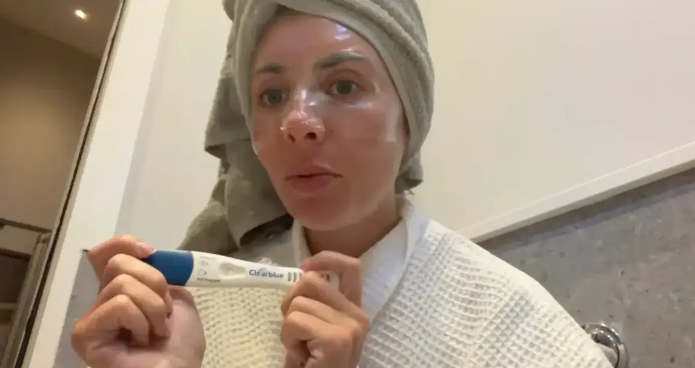 Bonnie Blue showed fans a positive test (YouTube/Bonnie Blue)